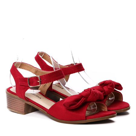 Czerwone sandały z kokardką- Obuwie