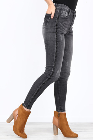 Długie, czarne jeansy z kamyczkam Andelei- Obuwie