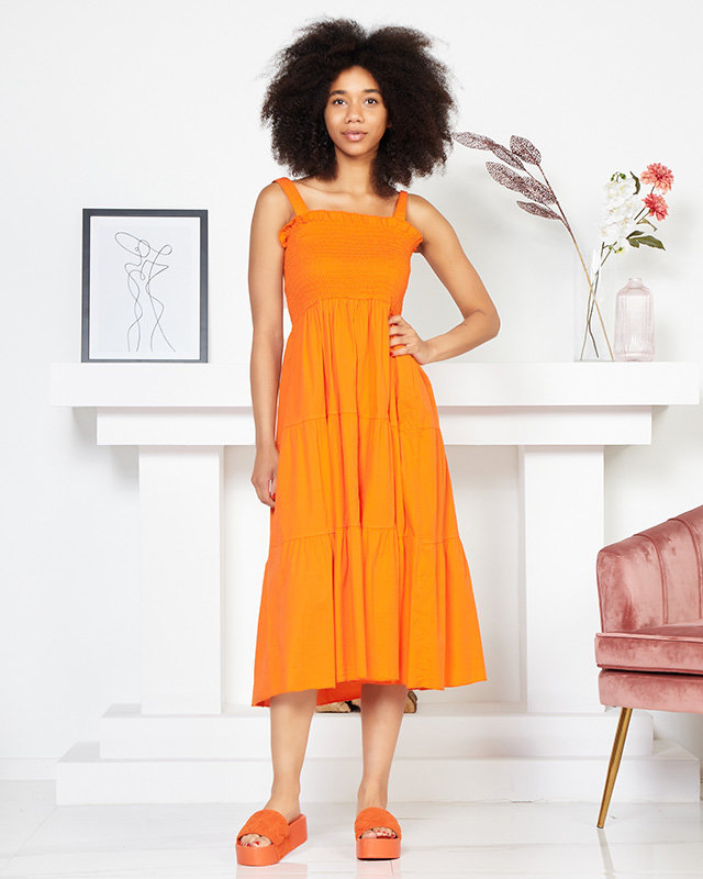 Pomarańczowa damska długa sukienka na ramiączkach - Odzież