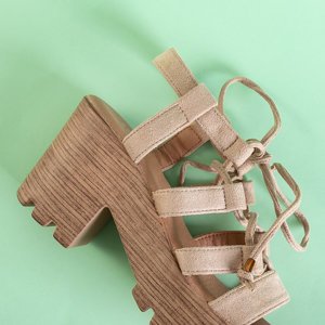 Beżowe damskie wiązane sandały na słupku Tili - Obuwie