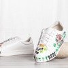 Białe buty sportowe z kolorowym printem Judi - Obuwie