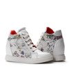 Białe sneakersy na koturnie w kwiaty   - Obuwie