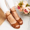 Brązowe sandały na niskiej koturnie Tomasa - Obuwie
