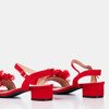 Czerwone sandały damskie na niskim słupku z kwiatkami Flonia - Obuwie