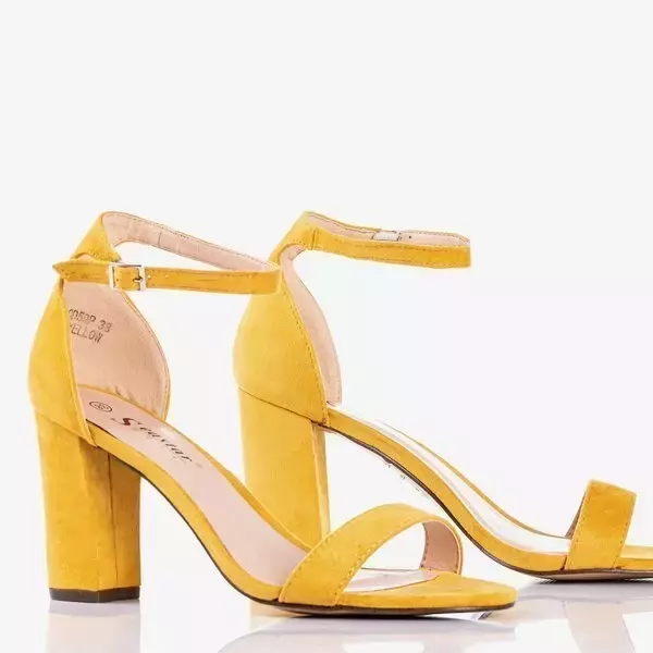 OUTLET Żółte sandały damskie na słupku Sweet Honey - Obuwie