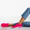 Różowe neonowe sportowe buty damskie typu slip - on Brighta - Obuwie
