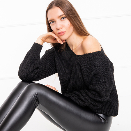 Чорний жіночий укорочений светр