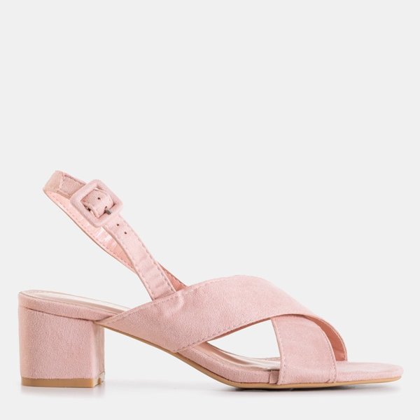OUTLET Світло-рожеві жіночі босоніжки на низькій стійкі Liora - Взуття
