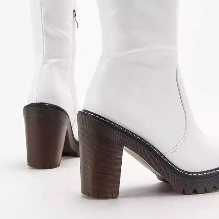 OUTLET Жіночі теплі чоботи білого кольору Ziva - Взуття