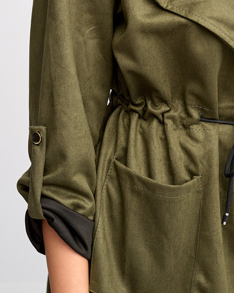 Жіноча куртка-накидка з еко-замші темно-зеленого кольору із зав'язкою на талії - Одяг